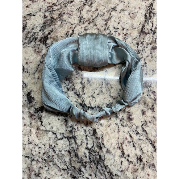 Elegant Pleated Headband With Knotted Front In Shimmering Blue - Picture 6 of 6